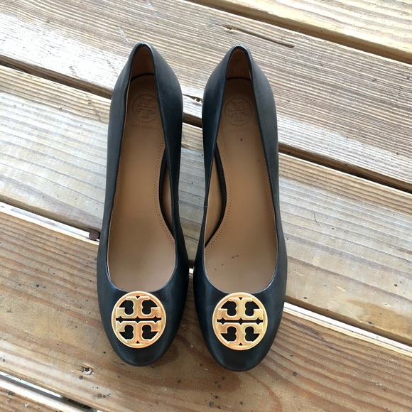 tory burch benton pump